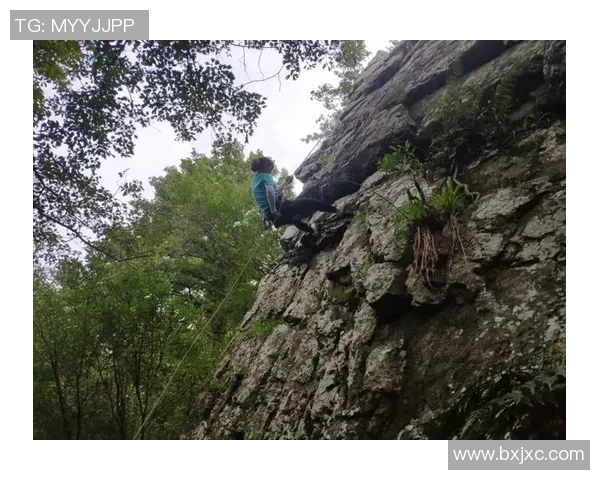 南京攀岩队战术解析：盯防打法的优势与应用探讨